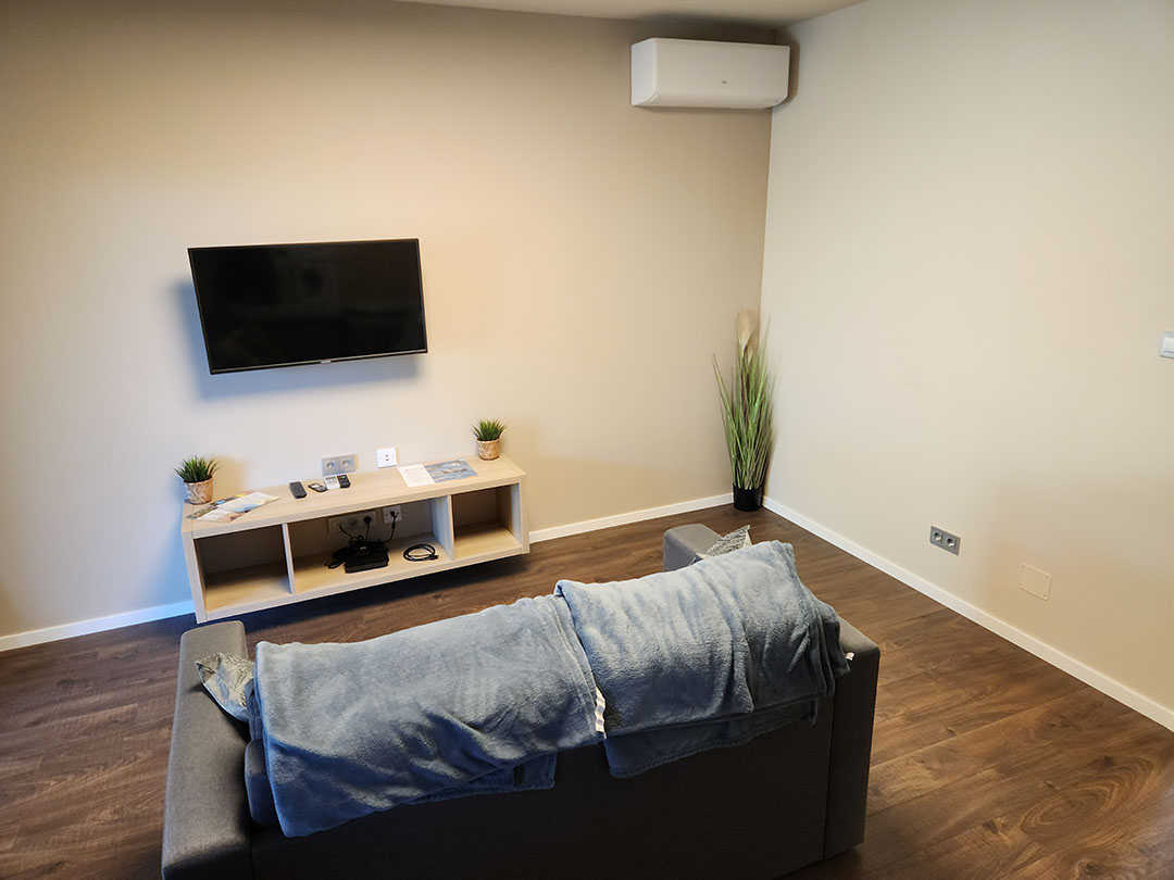 Jasmin Apartman — részlet